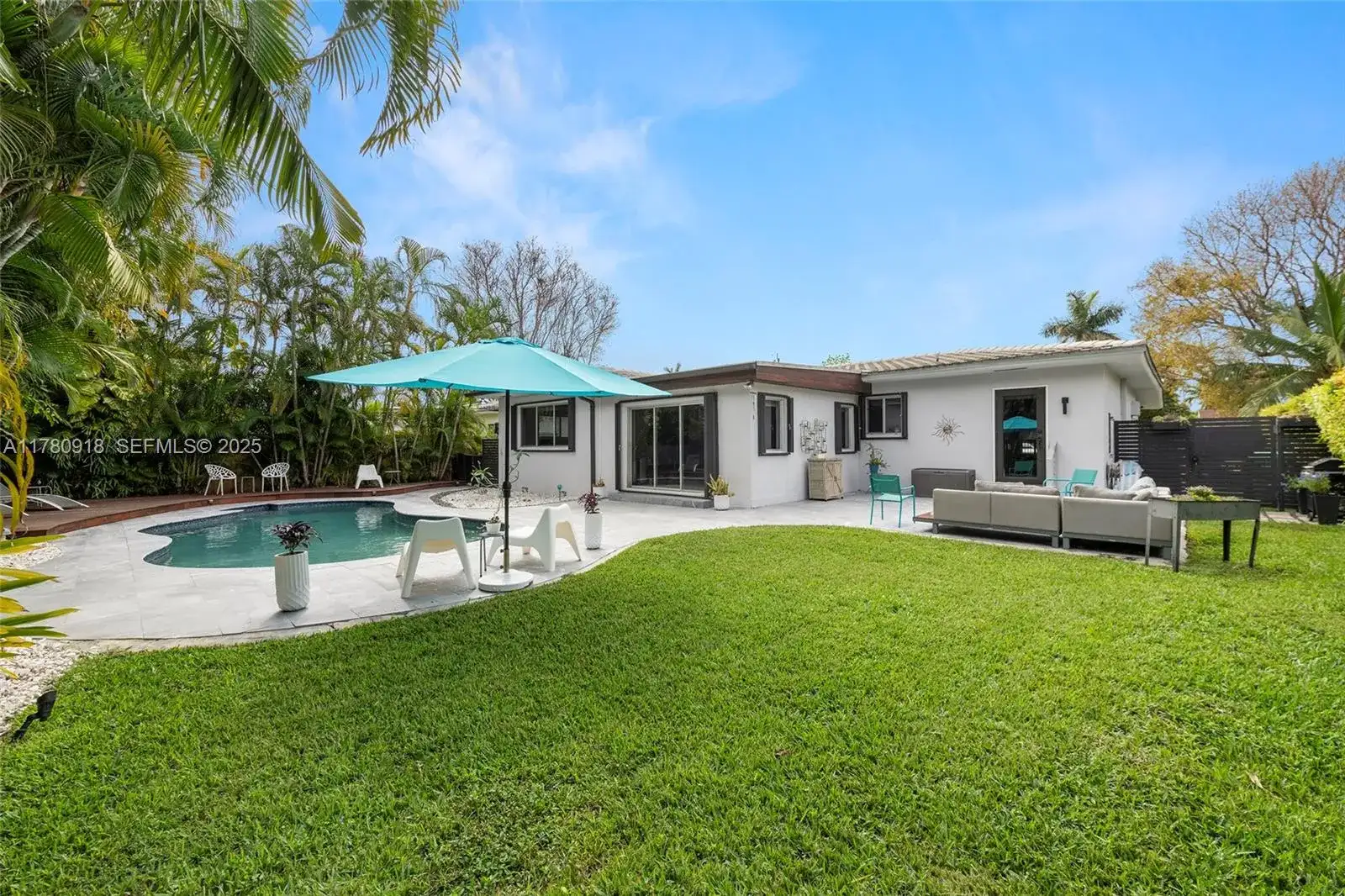 425 NE 114th St, Miami FL 33161 photo 3