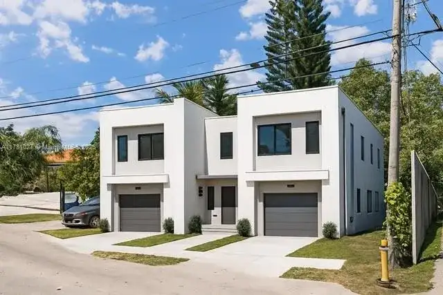 2953 SW 17th St, Miami FL 33145 photo 2