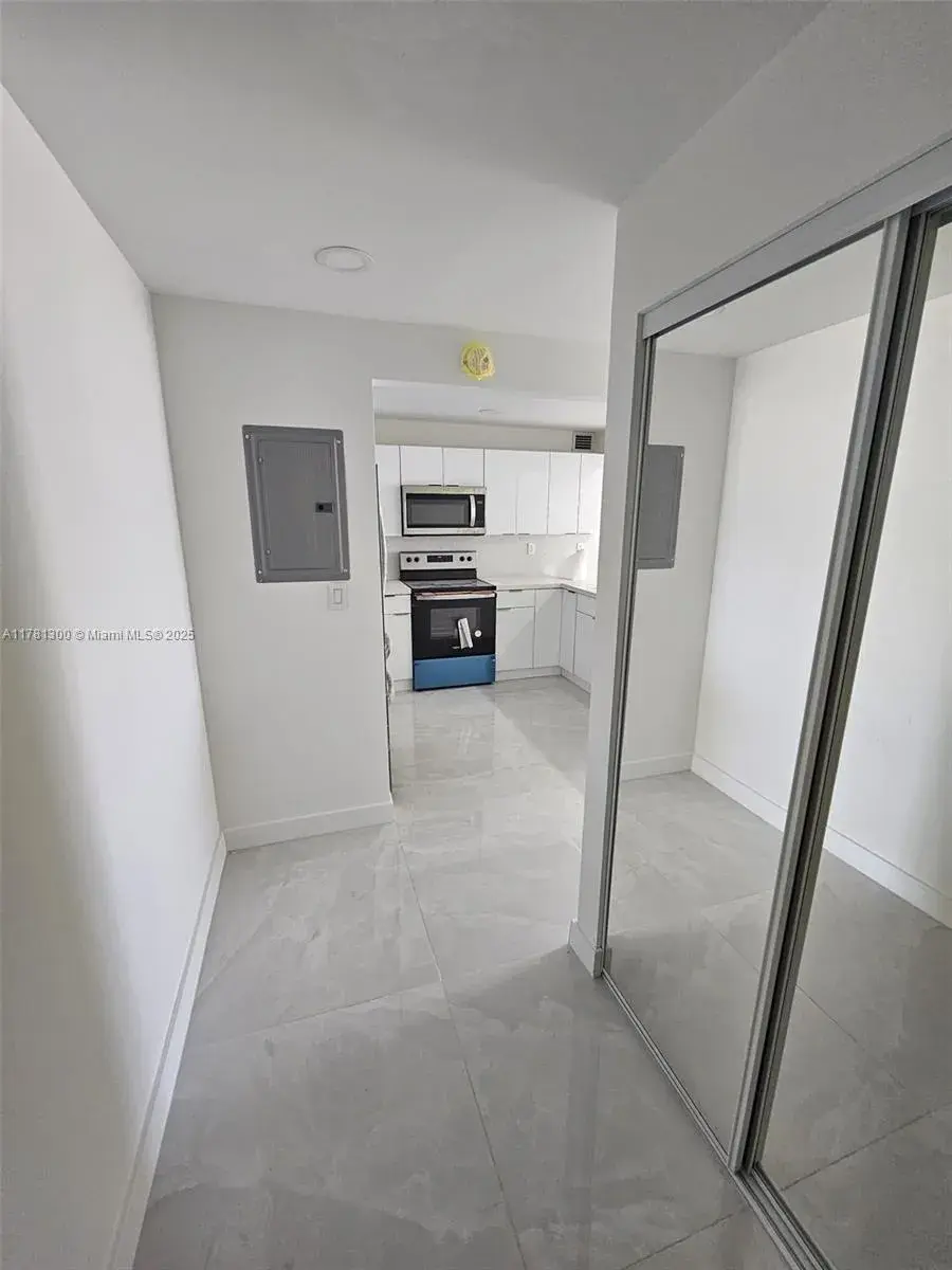 7125 Bay Dr # 506, Miami Beach FL 33141