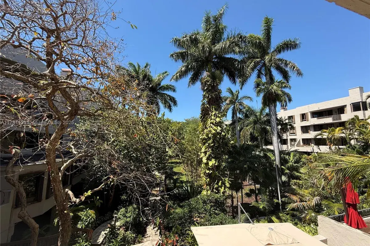 161 Crandon Blvd # 221, Key Biscayne FL 33149