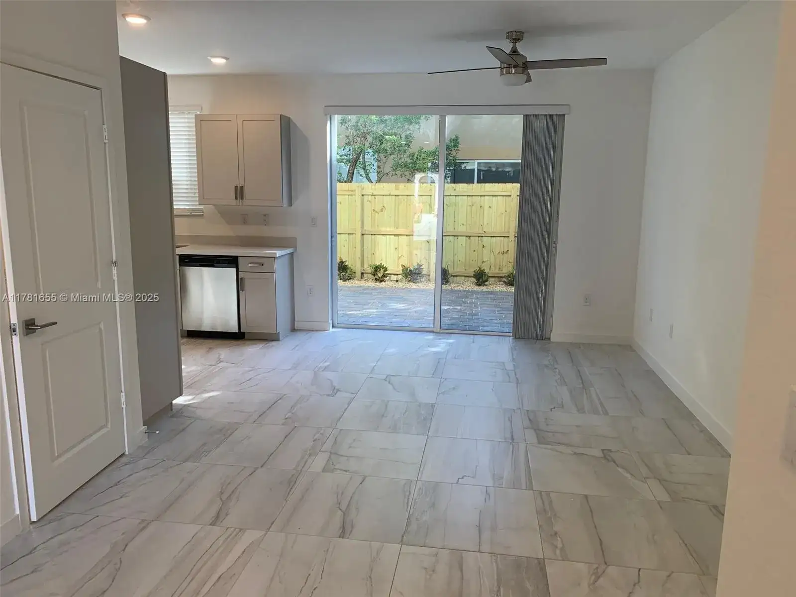 1054 SE 23rd Ter # 1054, Homestead FL 33035 photo 5