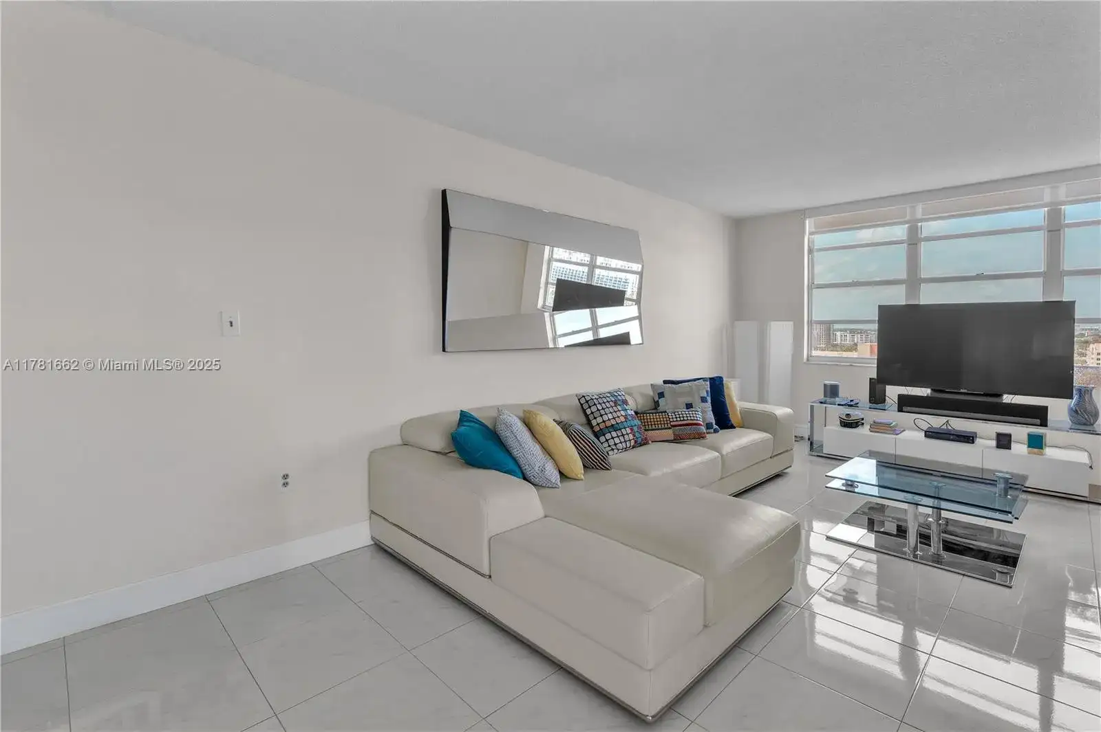 2780 NE 183rd St # 1517, Aventura FL 33160 photo 4