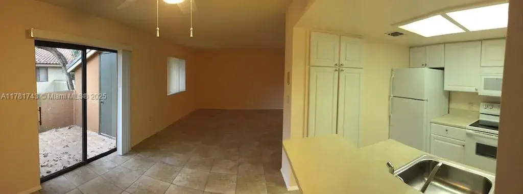 3204 Coral Lake Dr # 3204, Coral Springs FL 33065