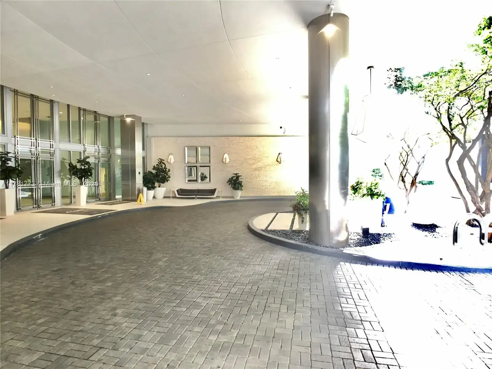 92 SW 3rd St # 4410, Miami FL 33130 photo 2