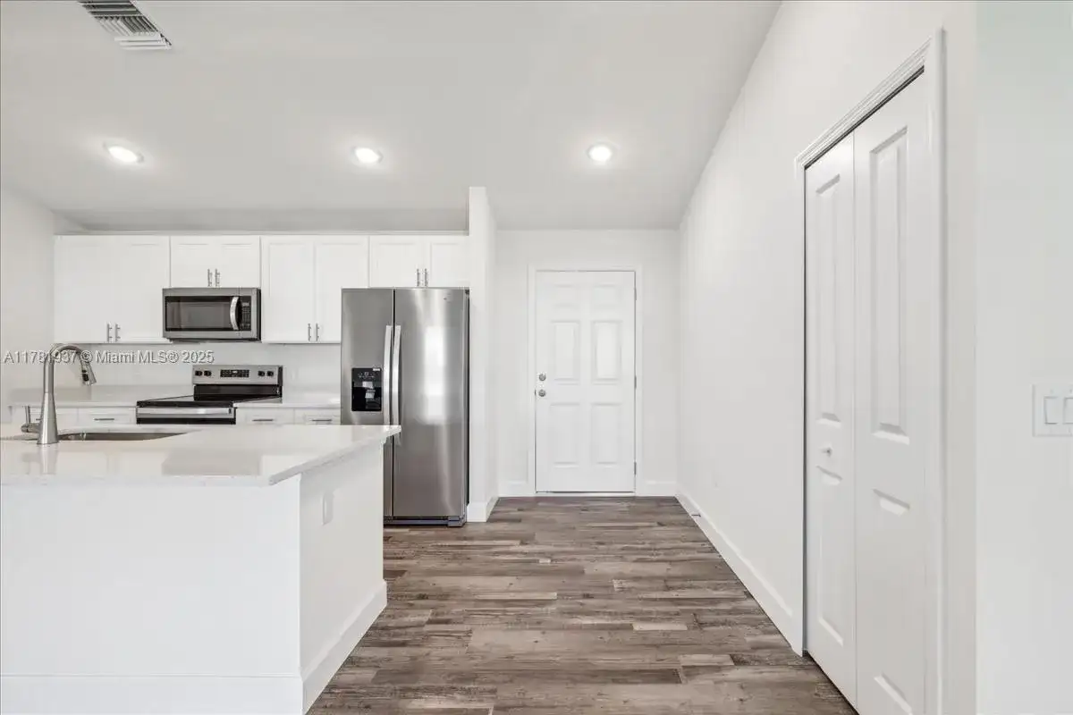 1705 NW 11th PL, Cape Coral FL 33993 photo 4