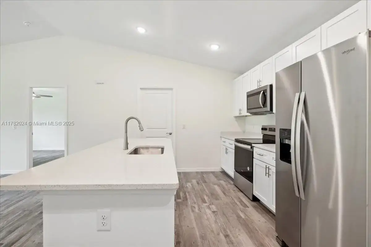 1813 NW 16th TER, Cape Coral FL 33993 photo 5
