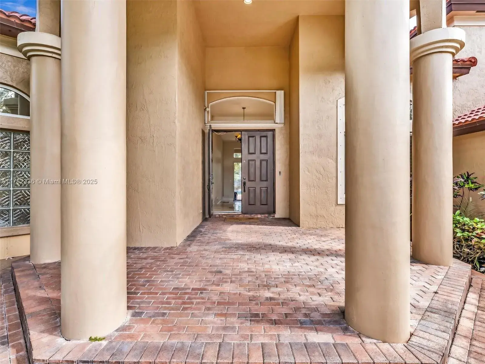 3440 Carlton Ln, Davie FL 33330