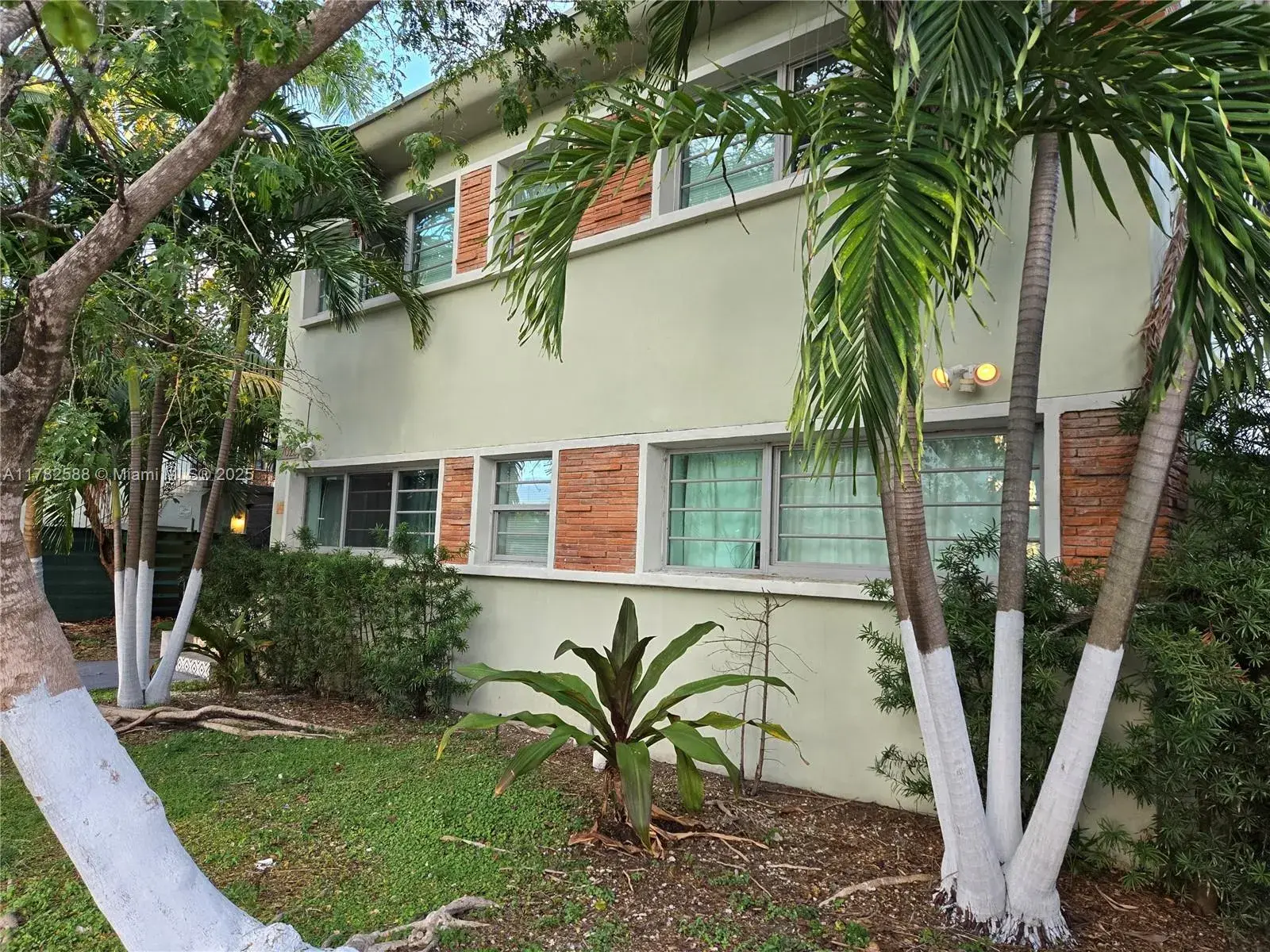 7025 Rue Granville # 3, Miami Beach FL 33141