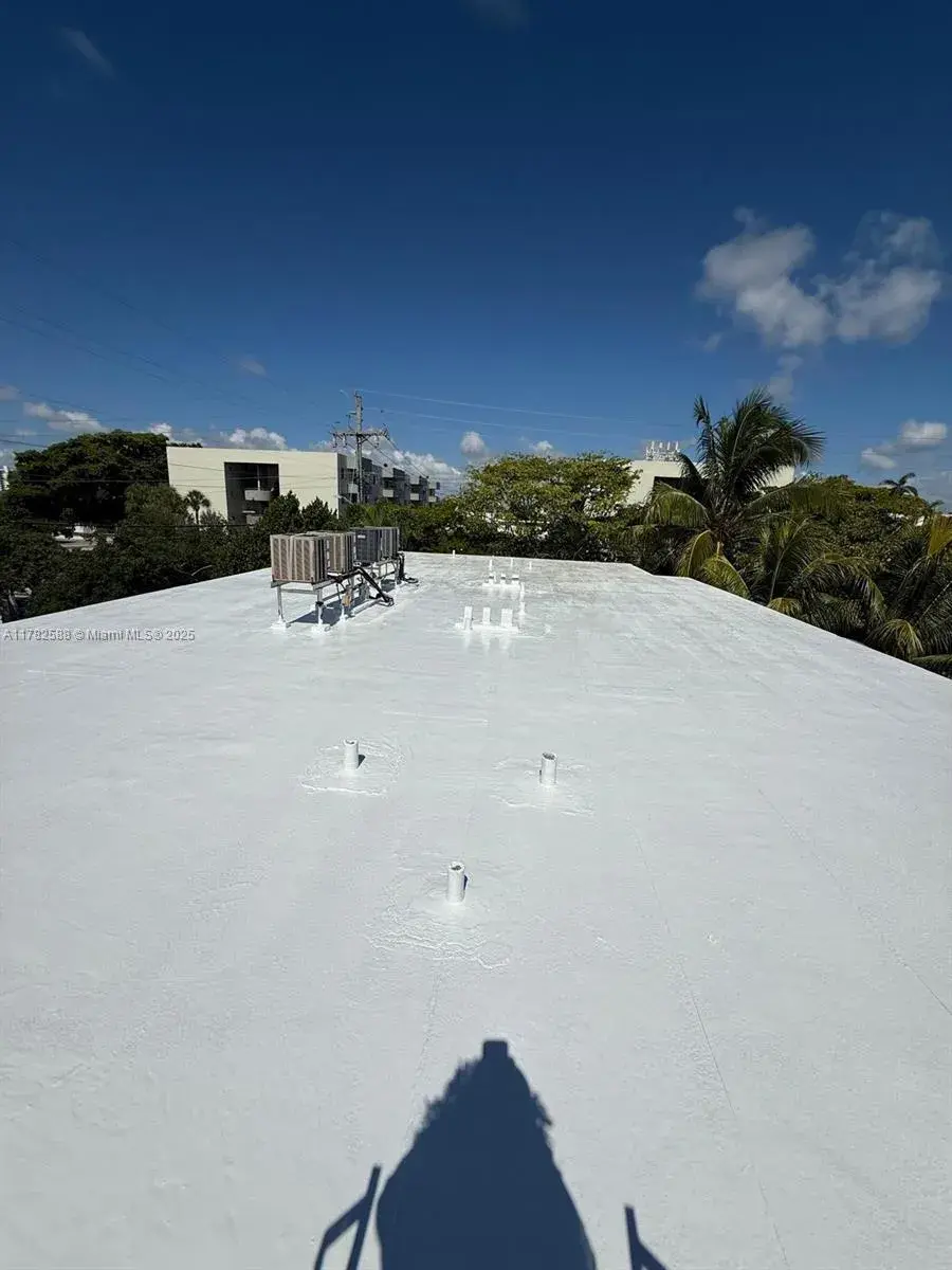 7025 Rue Granville # 3, Miami Beach FL 33141