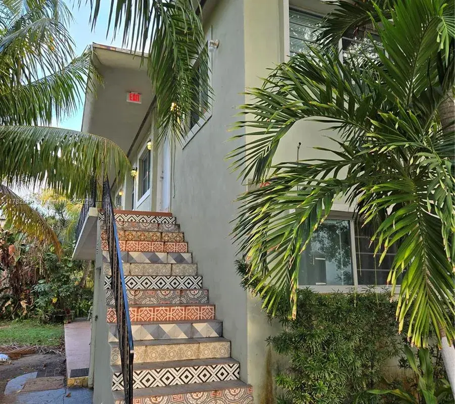 7025 Rue Granville # 3, Miami Beach FL 33141