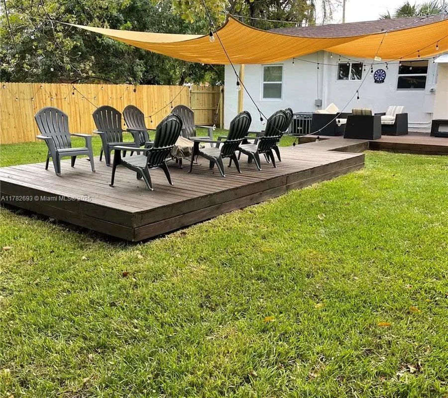 261 NW 46th St, Miami FL 33127