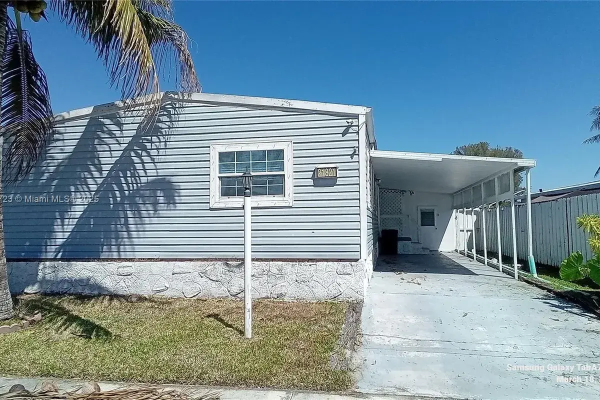 21821 S Heritage Cir, Pembroke Pines FL 33029