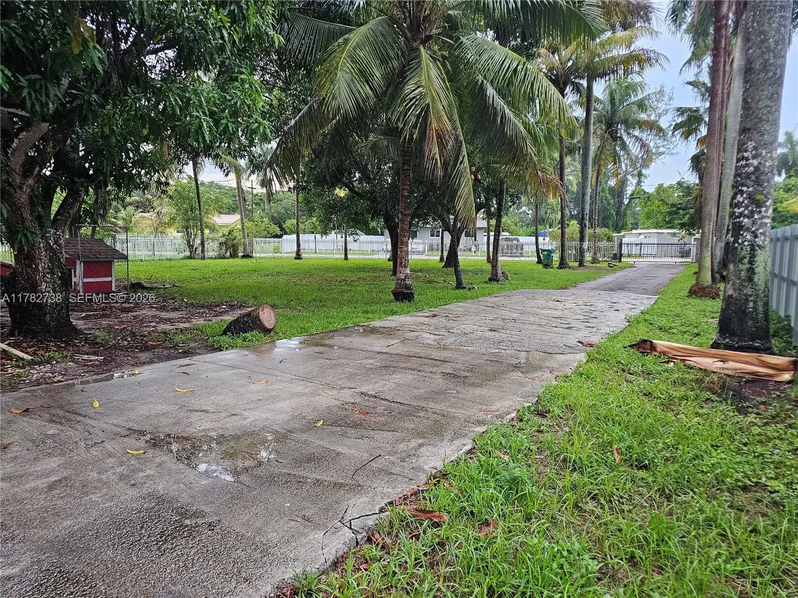 1860 NW 107th St, Miami FL 33167