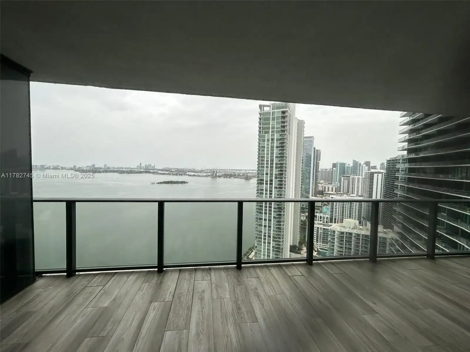650 NE 32nd St # 3905, Miami FL 33137 photo 2
