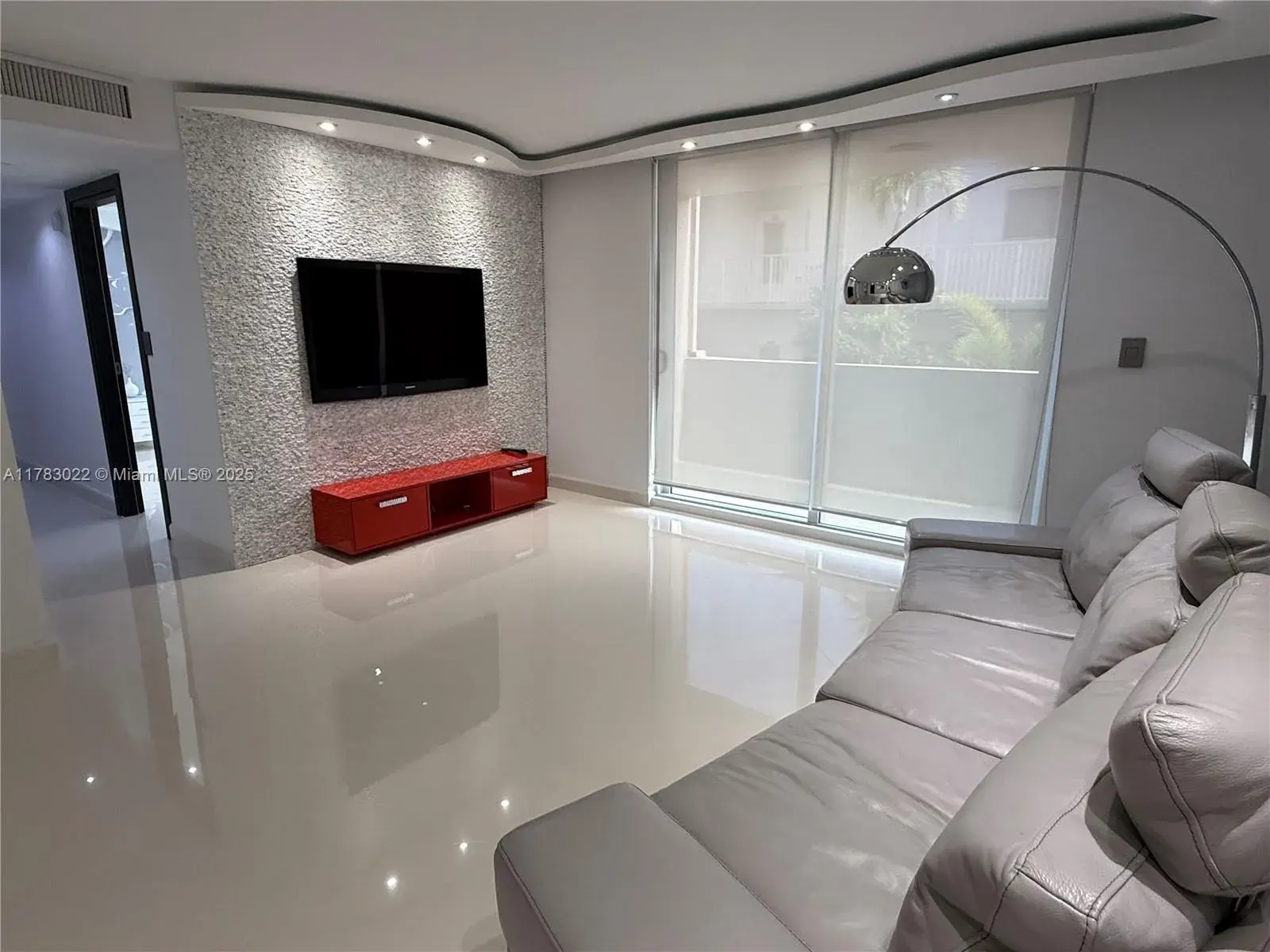 3161 S Ocean Dr, Hallandale Beach FL 33009