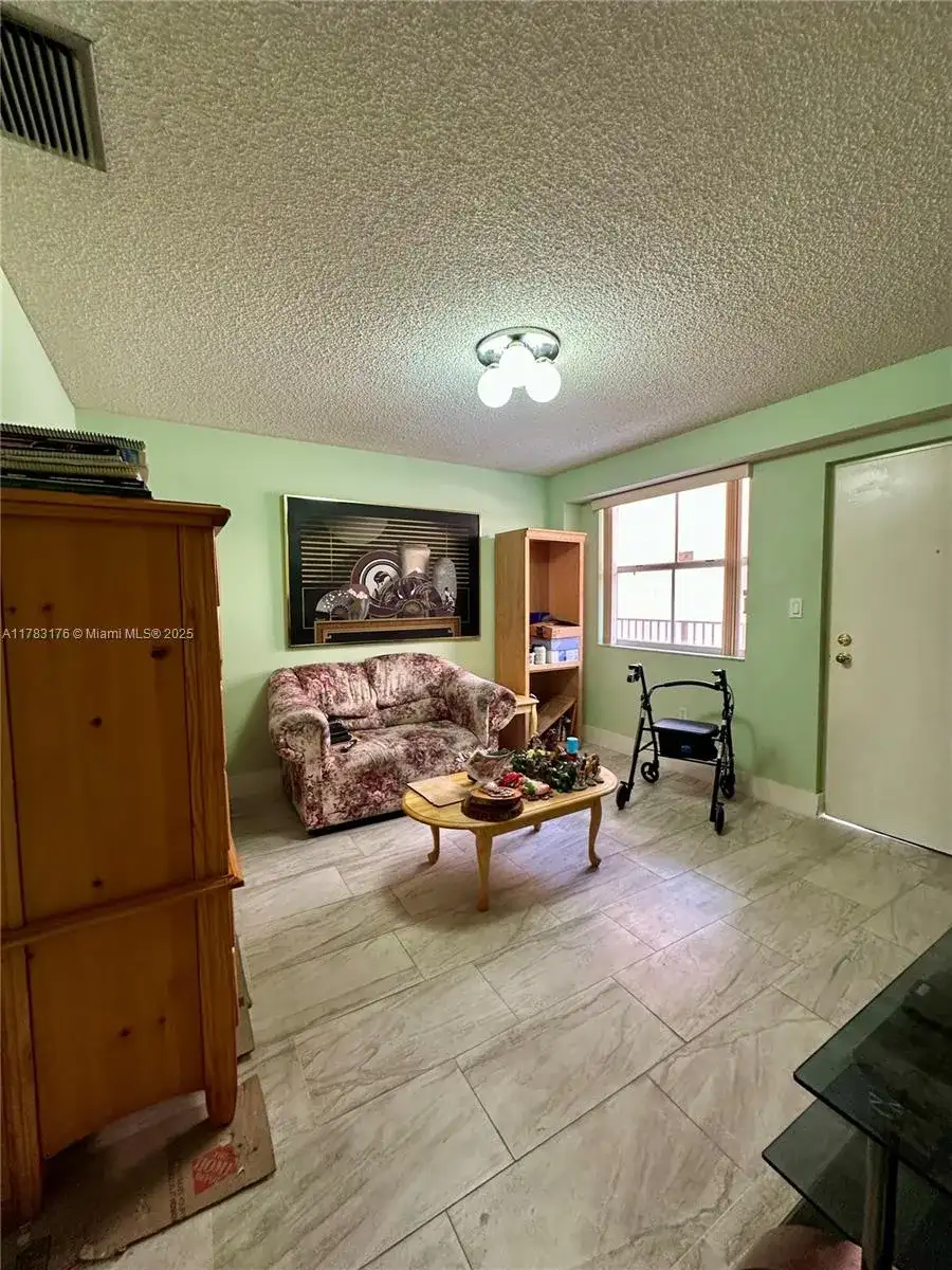 199 SW 12th Ave # 415B, Miami FL 33130 photo 2
