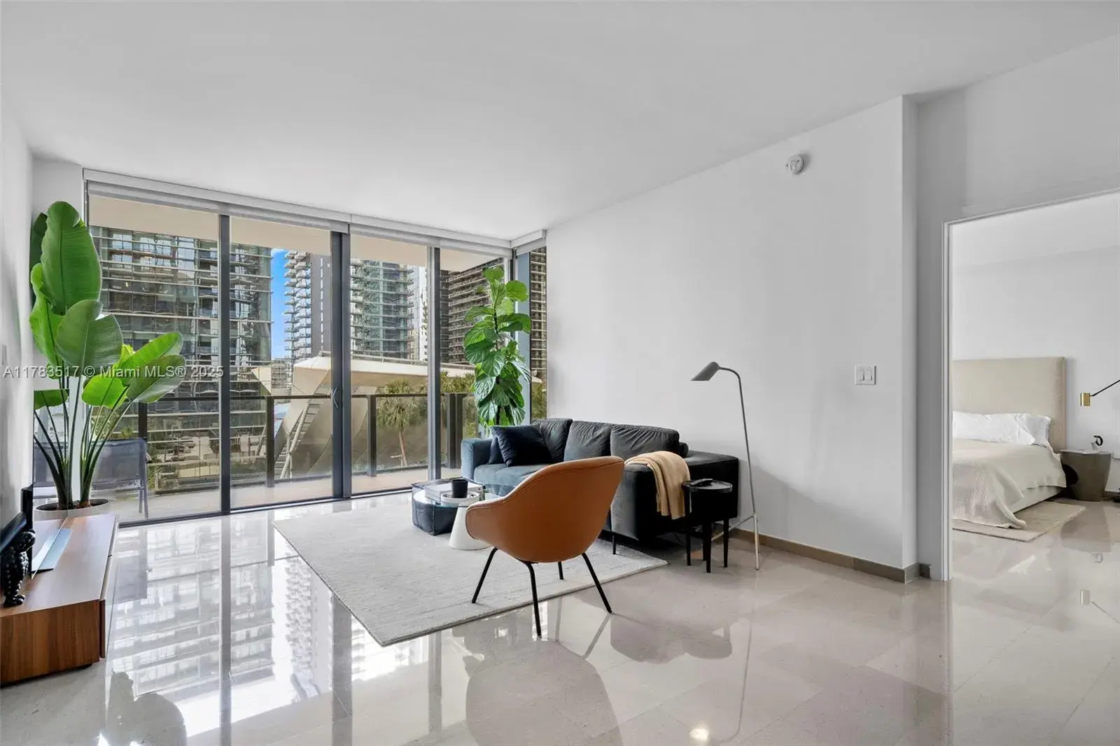 88 SW 7th St # 809, Miami FL 33130