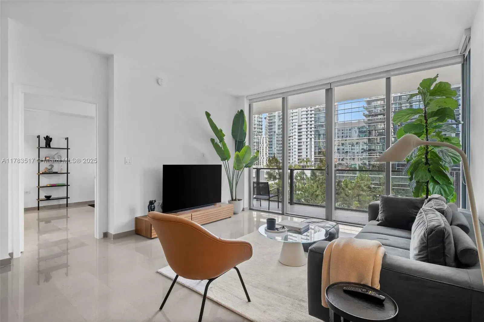 88 SW 7th St # 809, Miami FL 33130