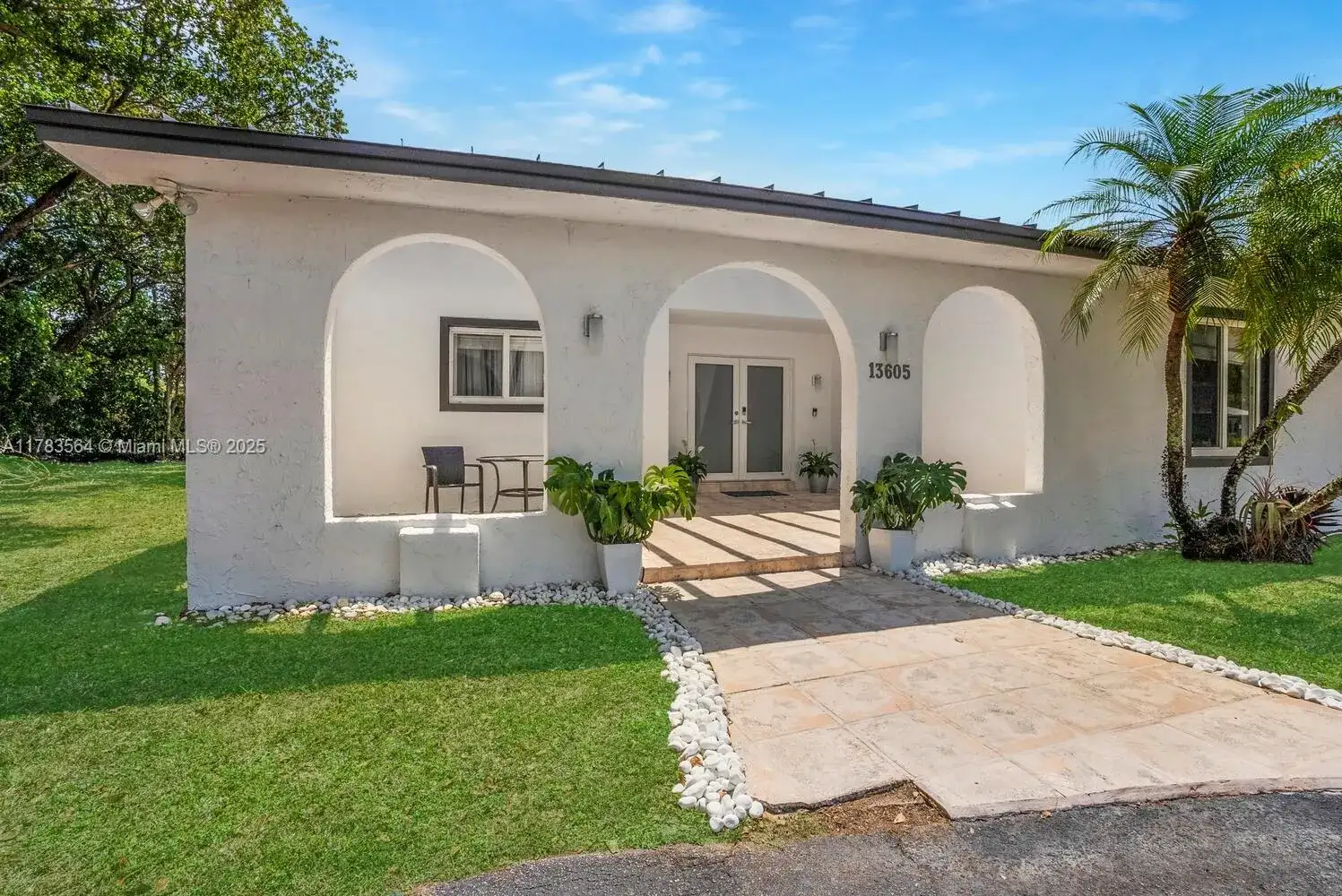 13605 SW 73rd Ave, Palmetto Bay FL 33158 photo 2