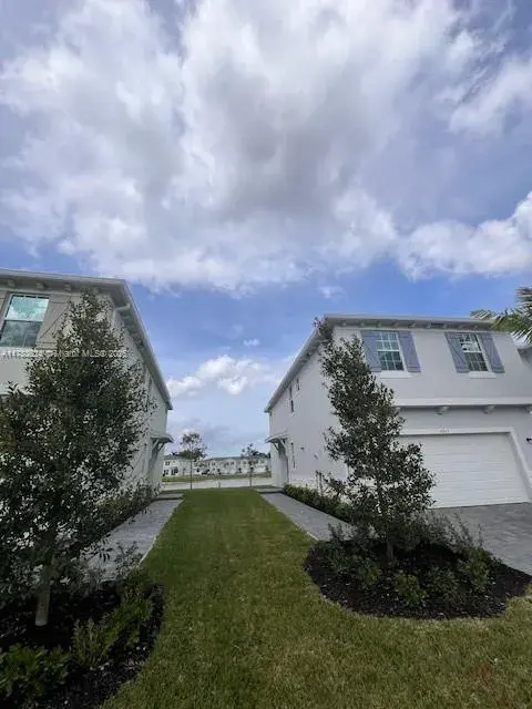 6911 Harbours Edge Ave, Lake Worth FL 33467