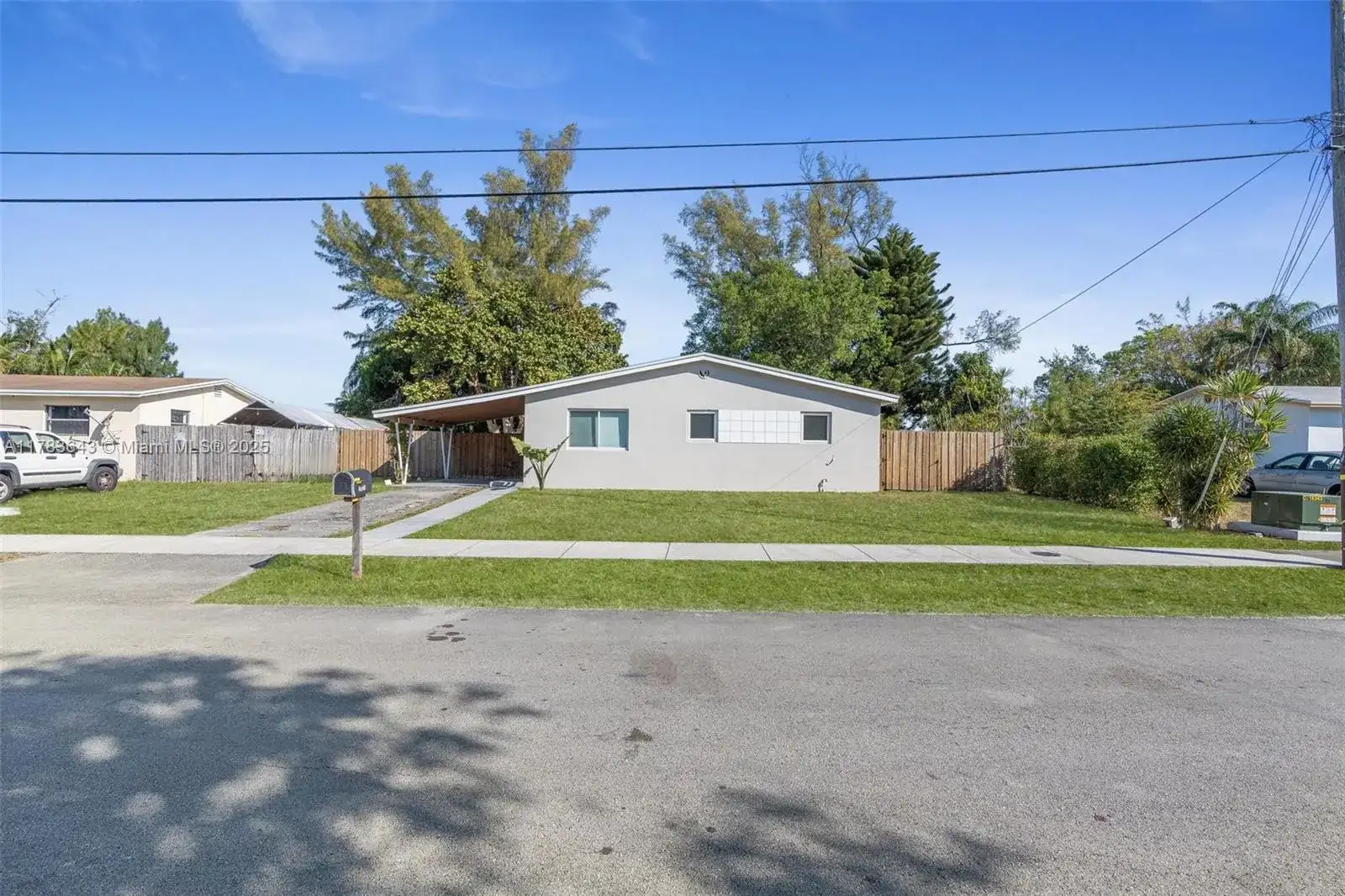 3421 SW 35th St, West Park FL 33023 photo 2