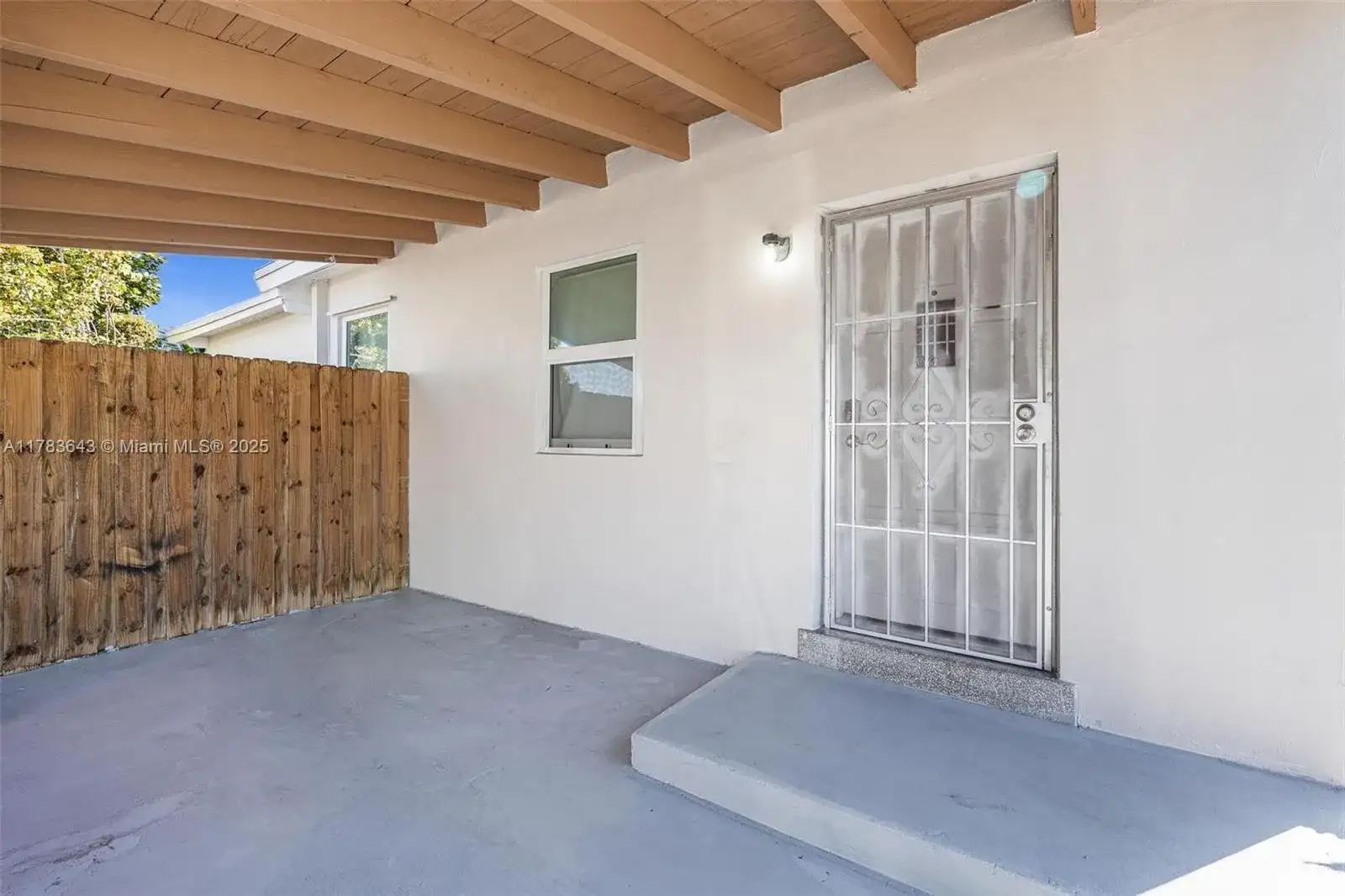 3421 SW 35th St, West Park FL 33023 photo 3
