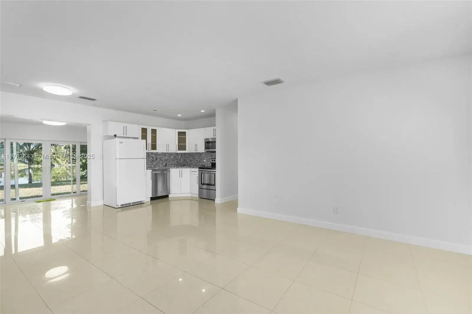 3421 SW 35th St, West Park FL 33023 photo 4
