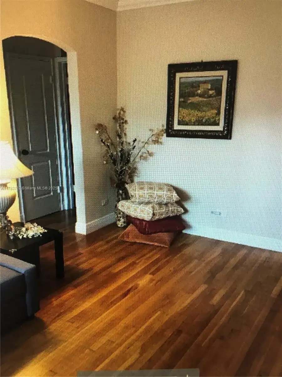 30 Almeria Ave # 6, Coral Gables FL 33134 photo 2