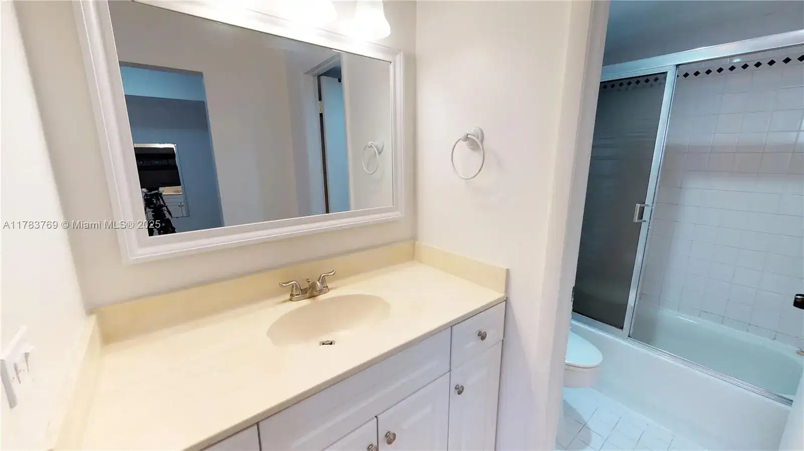 3665 NE 167th St # 501, North Miami Beach FL 33160 photo 4
