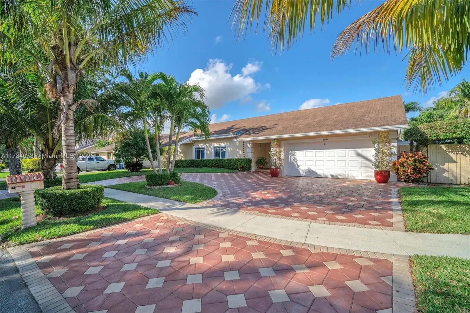 4991 NW 72nd Ter, Lauderhill FL 33319 photo 2