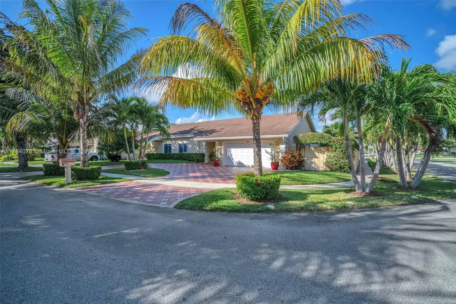 4991 NW 72nd Ter, Lauderhill FL 33319 photo 4