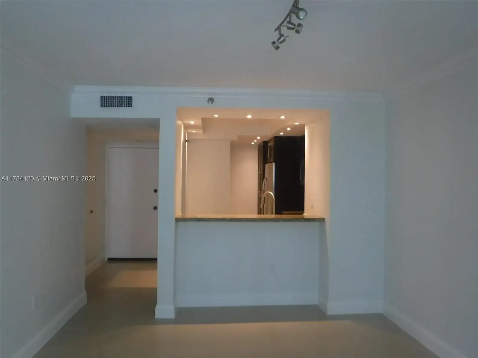 850 N Miami Ave # 2101, Miami FL 33136 photo 4