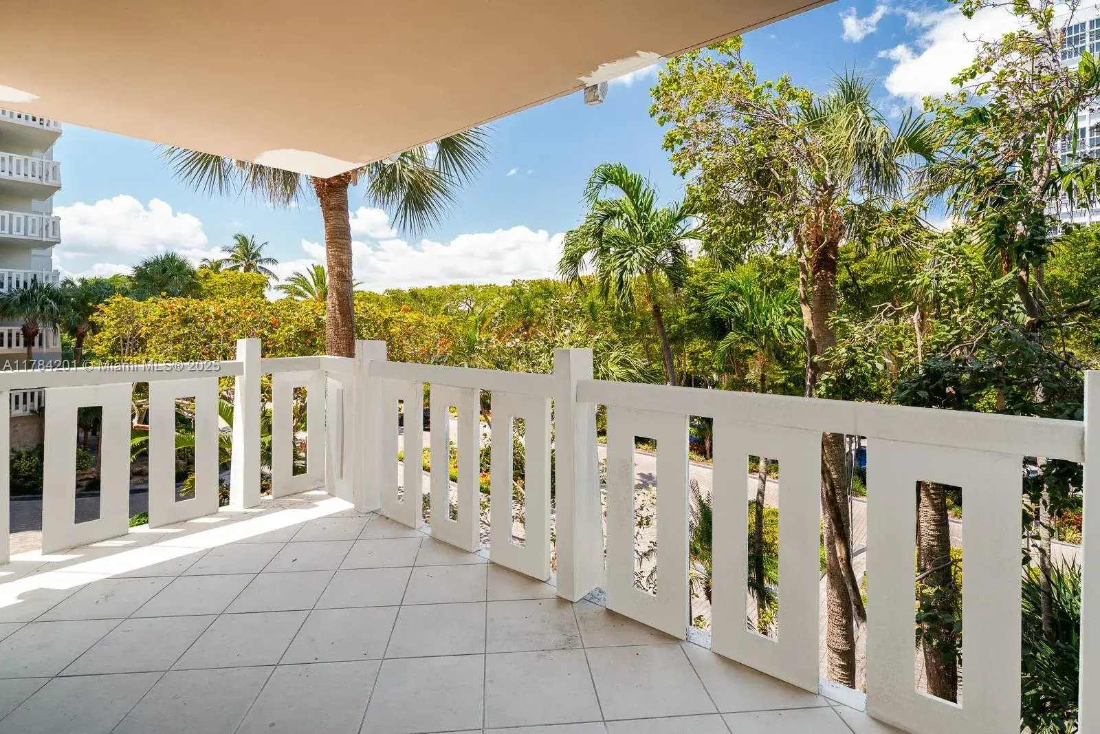 1121 Crandon Blvd # F206, Key Biscayne FL 33149