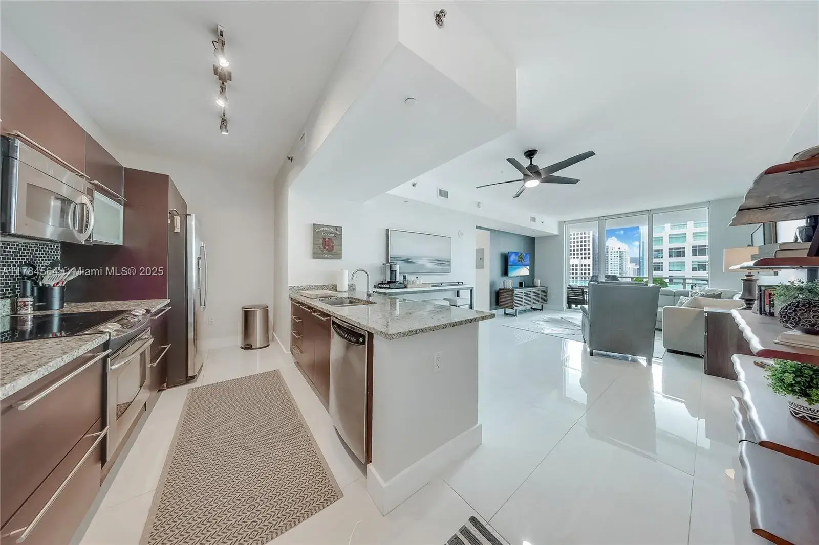 951 Brickell Ave # 3201, Miami FL 33131 photo 4