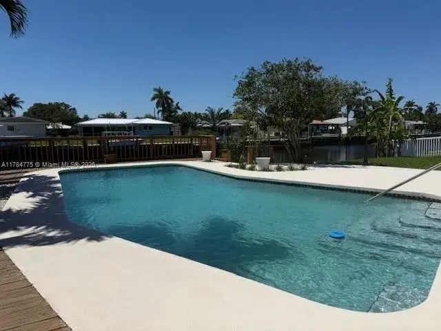 411 SE 6th Ave, Pompano Beach FL 33060