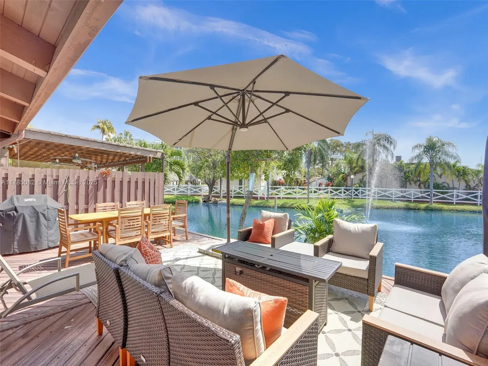 2667 S Parkview Dr, Hallandale Beach FL 33009