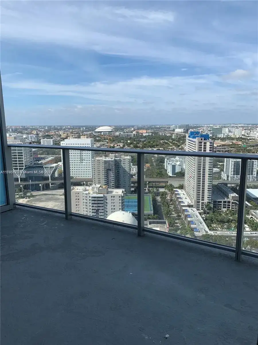 851 NE 1st Ave # 3002, Miami FL 33132 photo 4