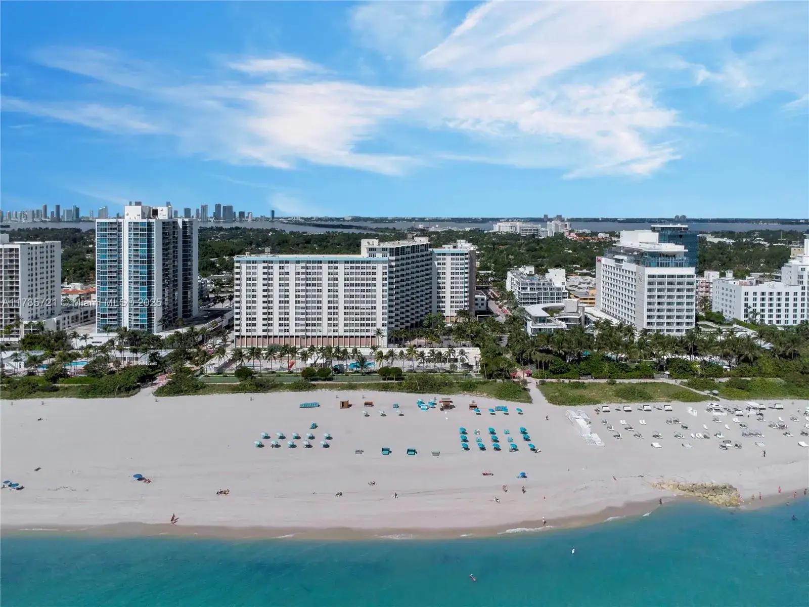 1 bedroom 1 bath Residential for sale at 2899 Collins Ave # 645, Miami Beach FL 33140