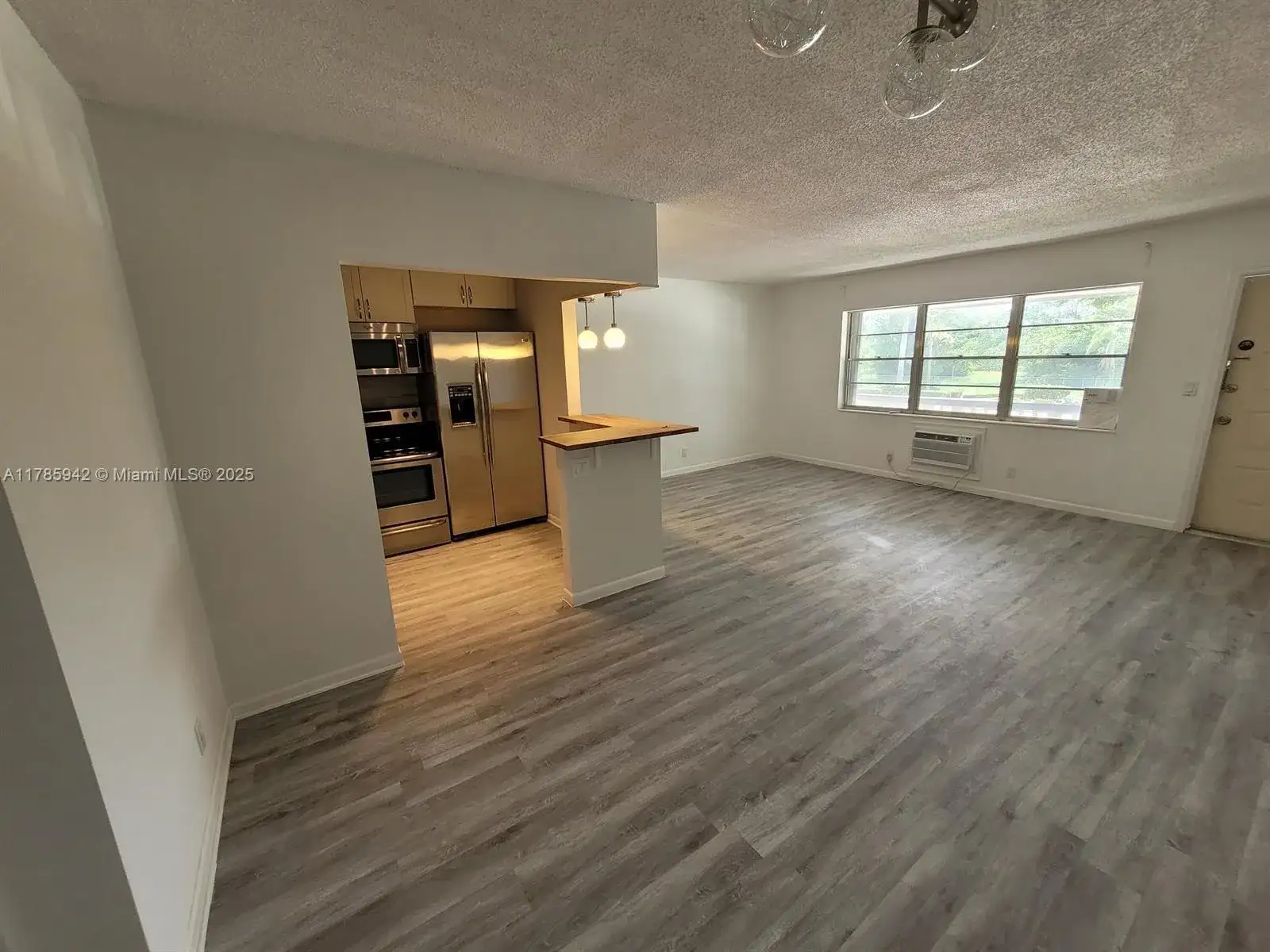 14 Salisbury A # 14, West Palm Beach FL 33417 photo 2