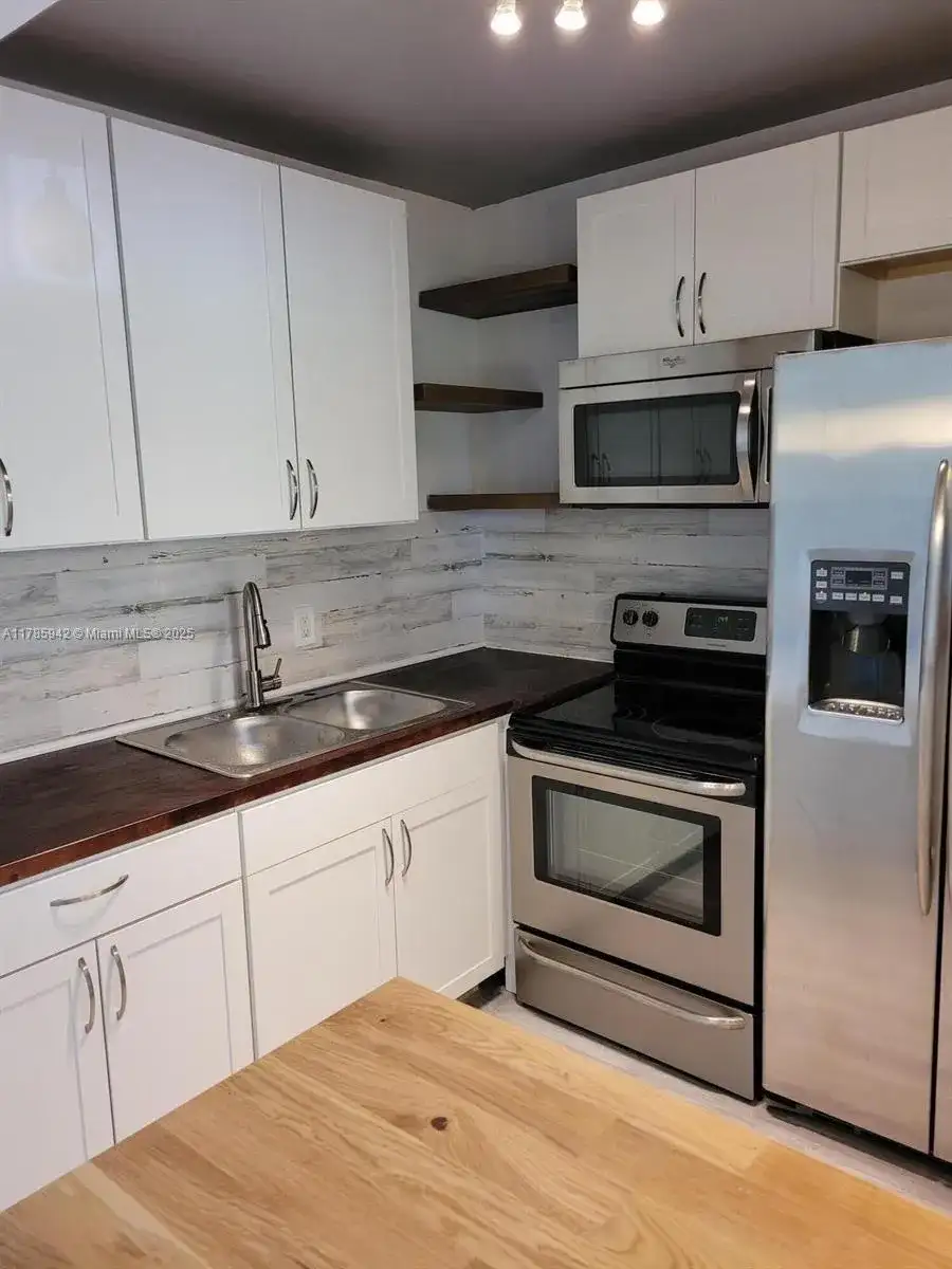14 Salisbury A # 14, West Palm Beach FL 33417 photo 3