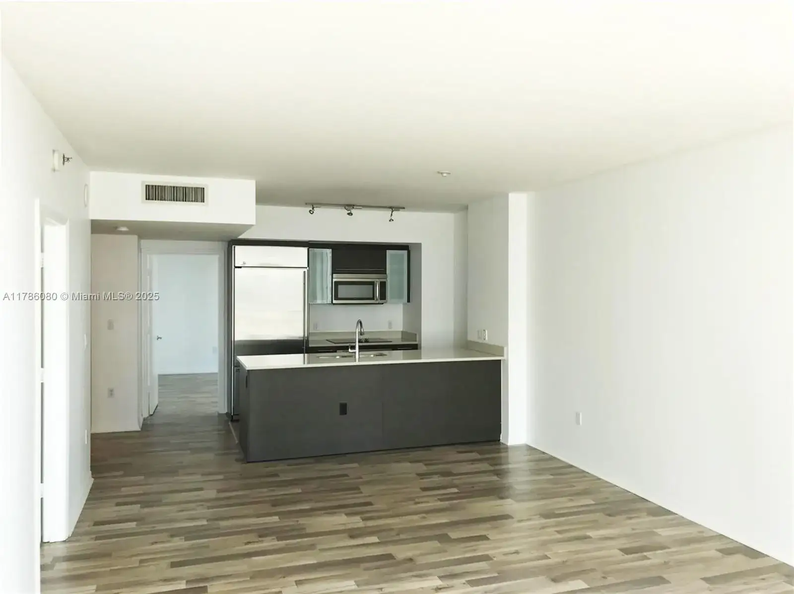 55 SE 6th St # 1610, Miami FL 33131 photo 3