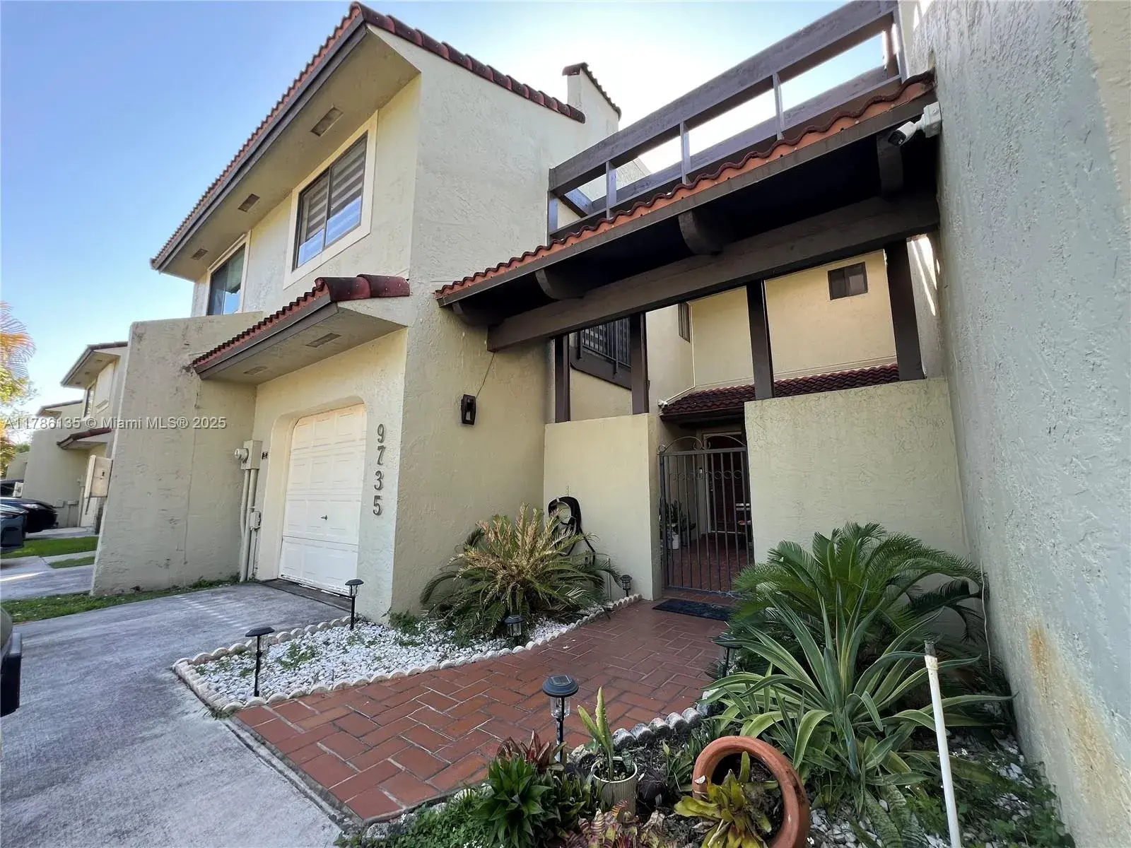 9735 Costa Del Sol Blvd # 101, Doral FL 33178