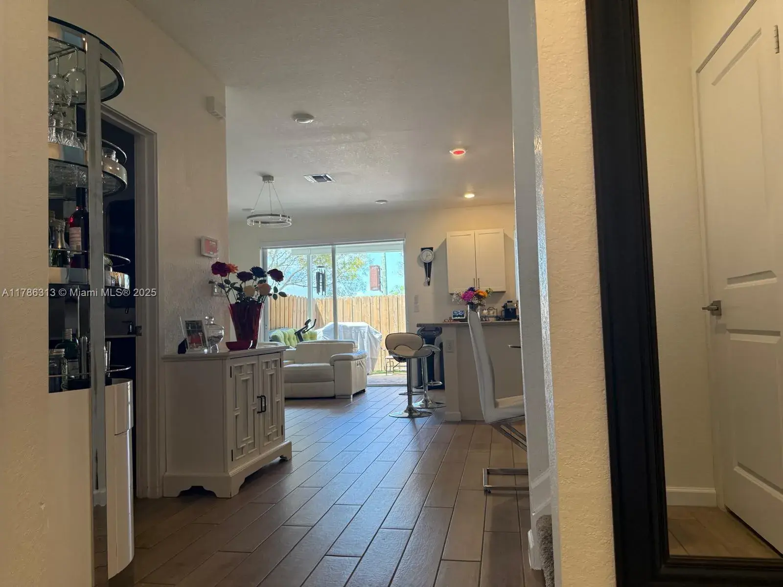 2469 SE 10th St, Homestead FL 33035