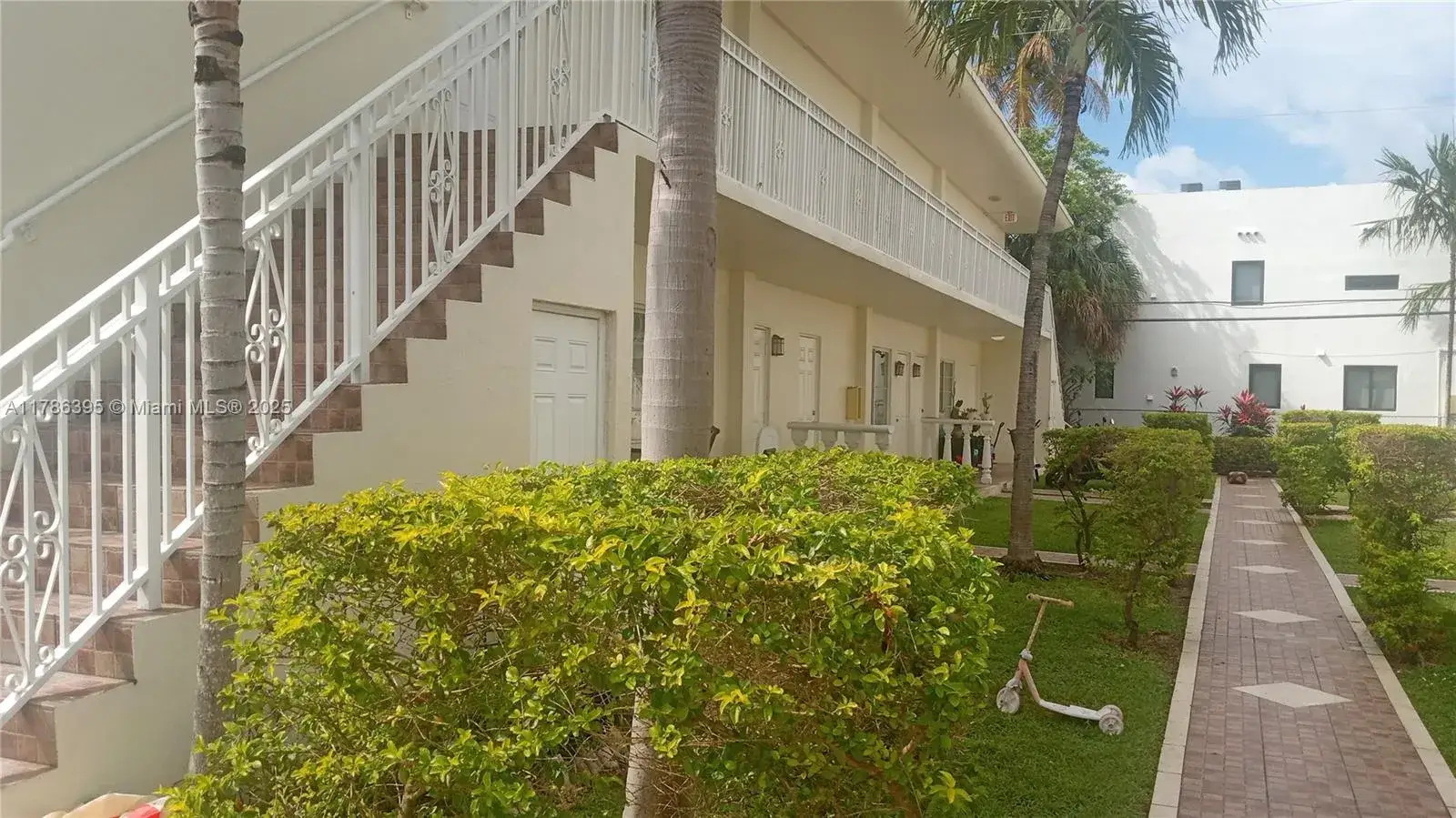 2 bedroom 2 bath Residential for sale at 1950 Biarritz DR # 1, Miami Beach FL 33141