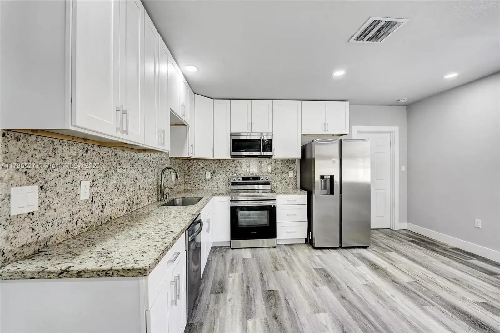 2238 Thomas St, Hollywood FL 33020 photo 5