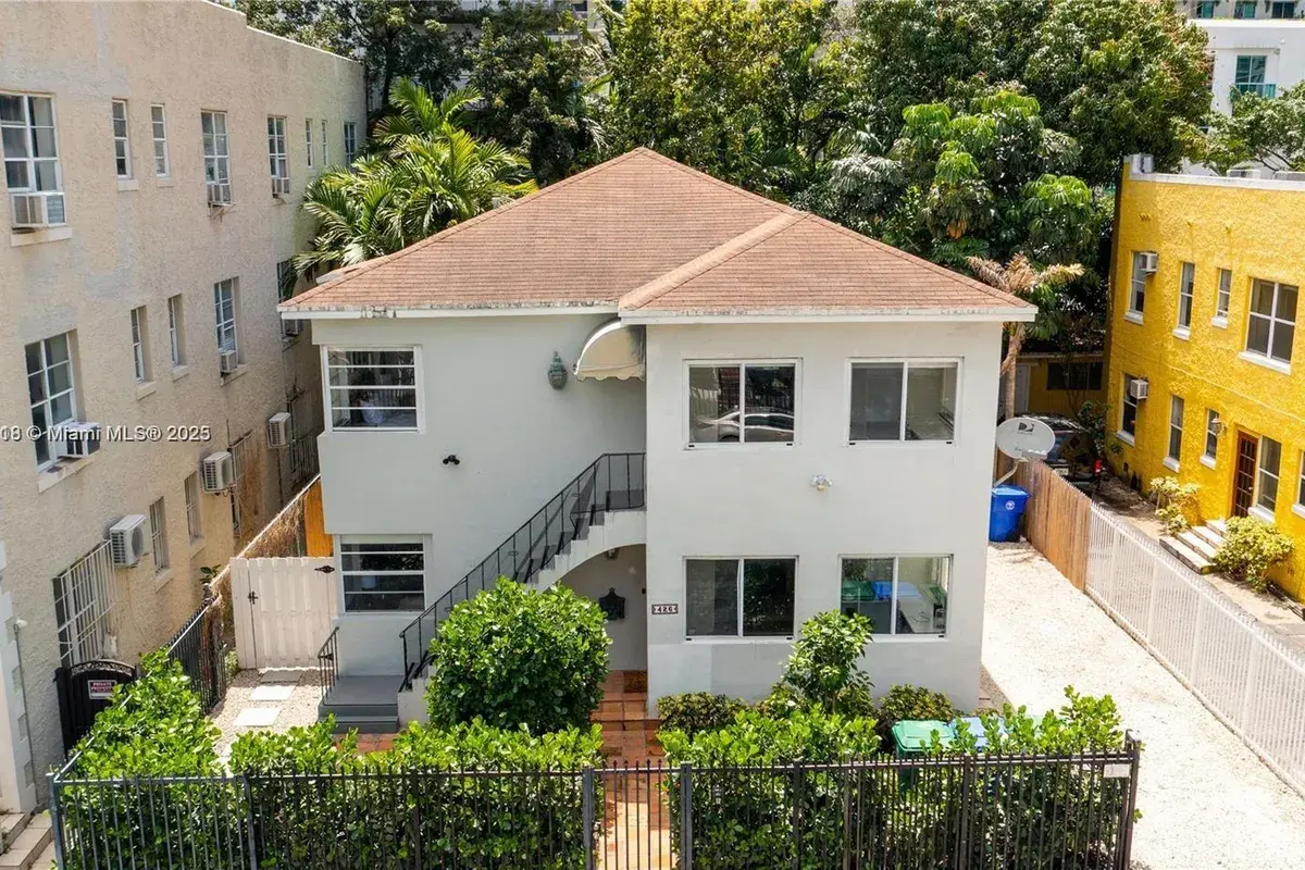 426 NE 26th St, Miami FL 33137
