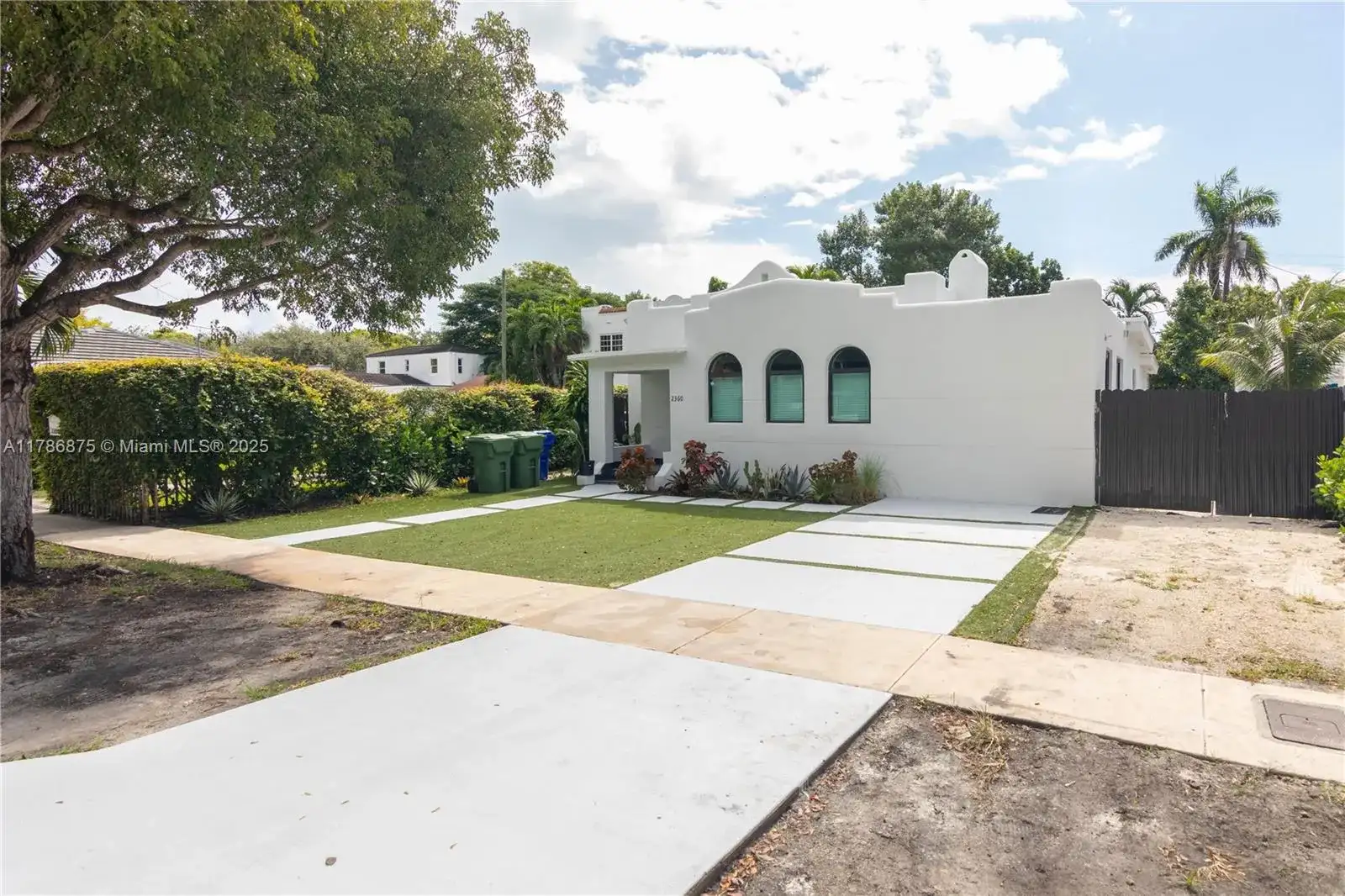 2360 SW 12th St, Miami FL 33135 photo 3