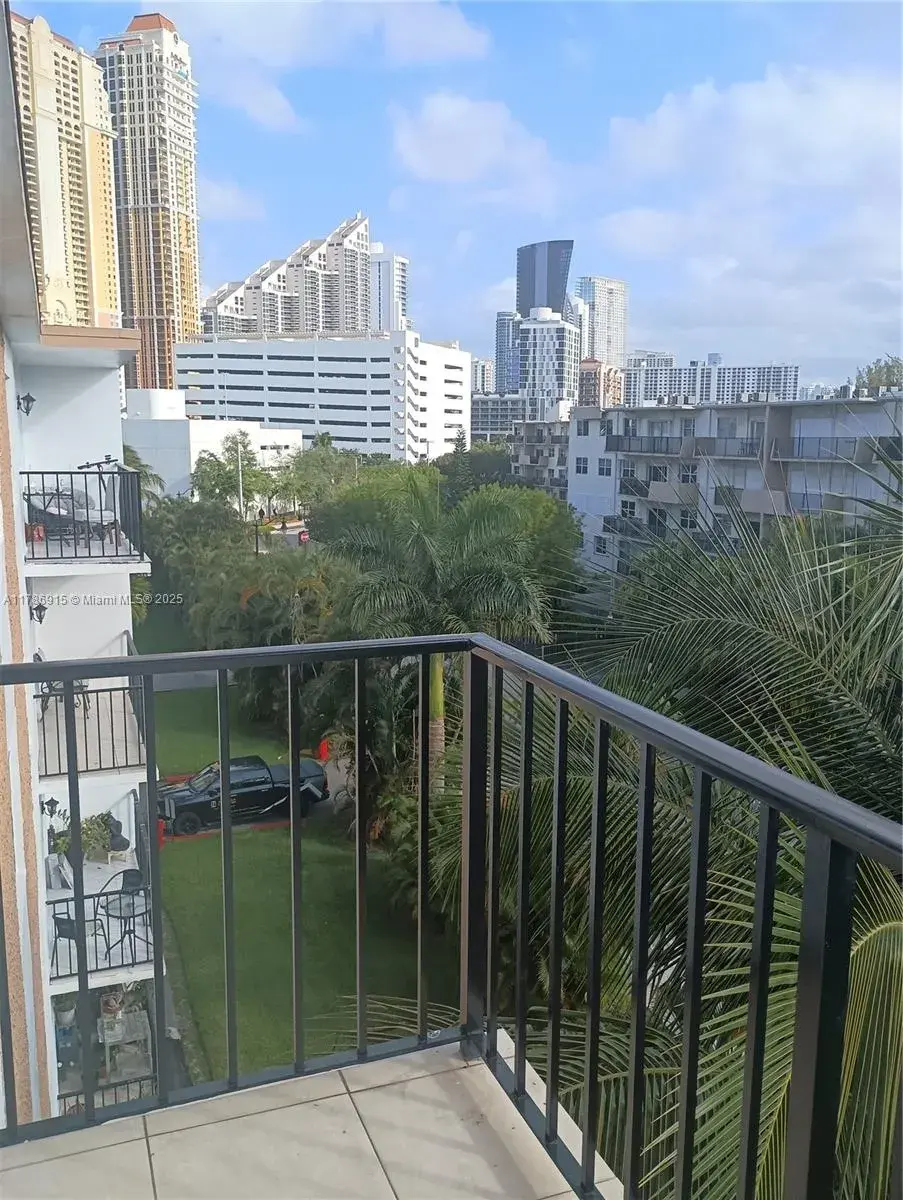 18100 Atlantic Blvd # 505, Sunny Isles Beach FL 33160