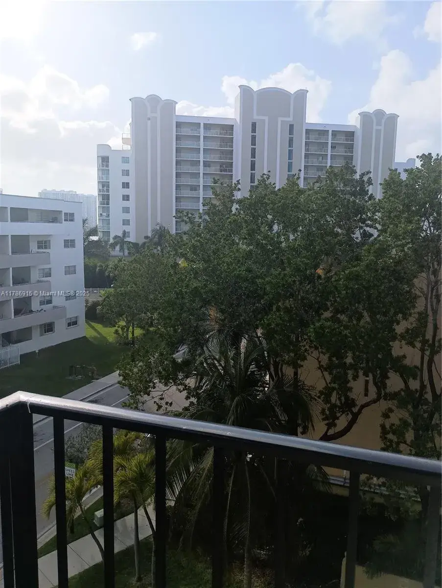 18100 Atlantic Blvd # 505, Sunny Isles Beach FL 33160