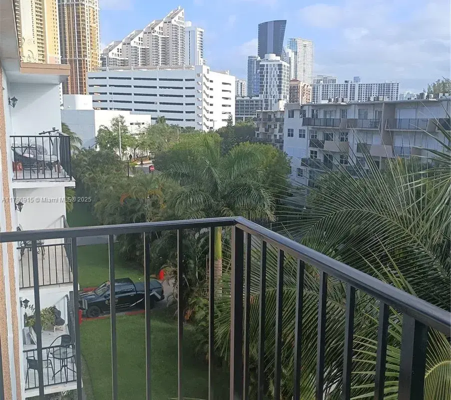 18100 Atlantic Blvd # 505, Sunny Isles Beach FL 33160
